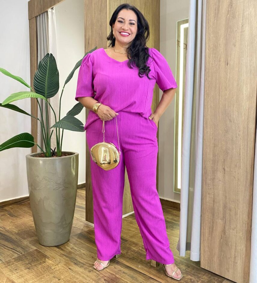 Conjunto Feminino Plus Blusa Manga Curta e Calça com Textura Fúcsia - Fernanda Ramos Store