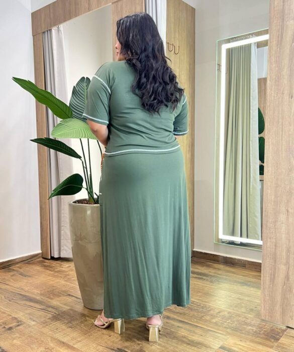 Conjunto Feminino Plus Blusa Manga Curta e Saia Longa Midi Verde - Fernanda Ramos Store