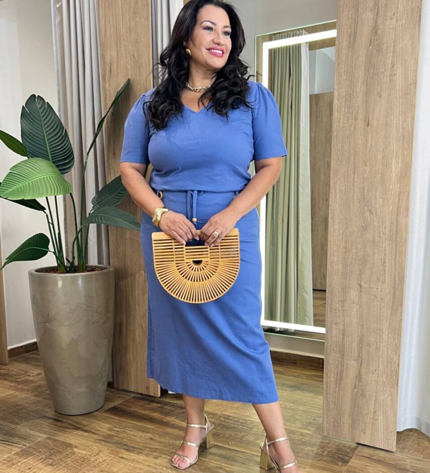 Conjunto Feminino Plus Blusa Manga Curta e Saia Midi Detalhes Azul - Fernanda Ramos Store