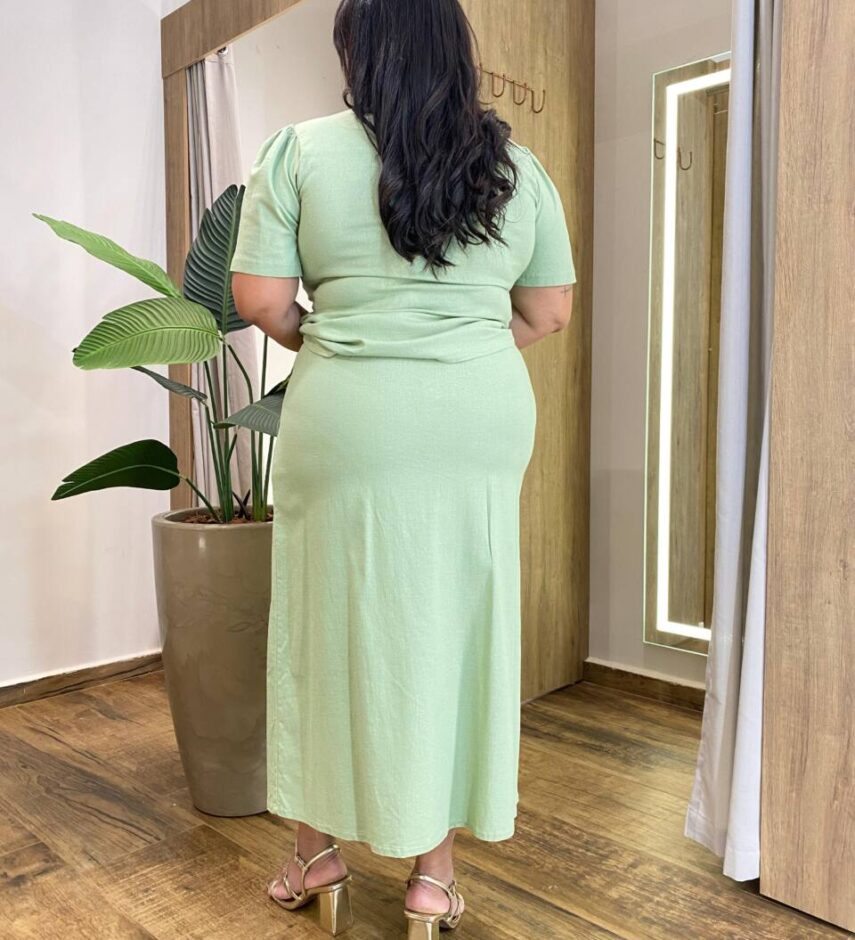 Conjunto Feminino Plus Blusa Manga Curta e Saia Midi Detalhes Verde - Fernanda Ramos Store