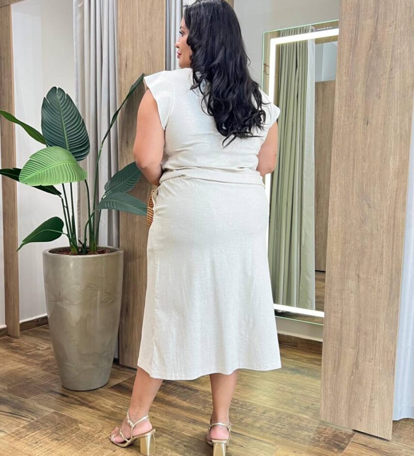 Conjunto Feminino Plus Blusa Manga Muscle e Saia Midi com Fenda Cru - Fernanda Ramos Store