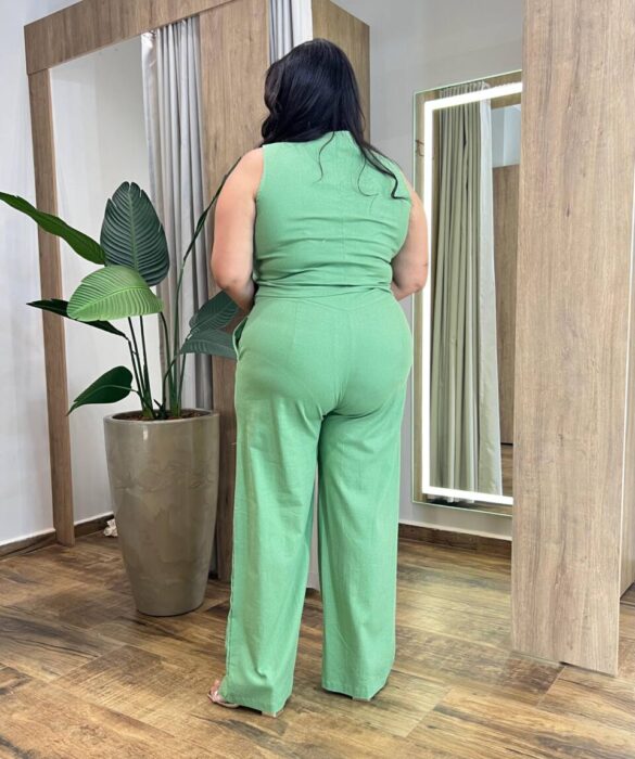 Conjunto Feminino Plus Colete com Bolso Falso e Calça Verde - Fernanda Ramos Store