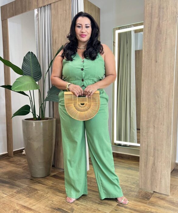 Conjunto Feminino Plus Colete com Bolso Falso e Calça Verde - Fernanda Ramos Store