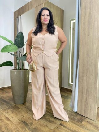 Conjunto Feminino Plus Colete com Botões e Calça Bege - Fernanda Ramos Store