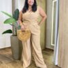 Conjunto Feminino Plus Colete com Botões e Calça Caqui - Fernanda Ramos Store