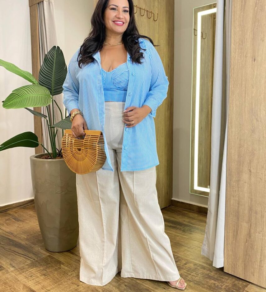Conjunto Feminino Plus Cropped com Bojo e Camisa Listrada Azul - Fernanda Ramos Store