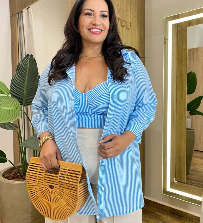 Conjunto Feminino Plus Cropped com Bojo e Camisa Listrada Azul - Fernanda Ramos Store