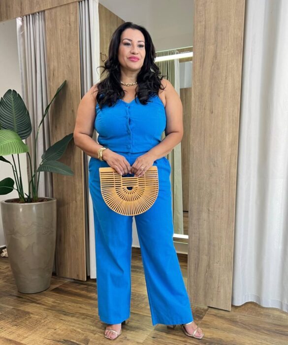 Conjunto Feminino Plus Cropped com Botões e Calça Azul - Fernanda Ramos Store
