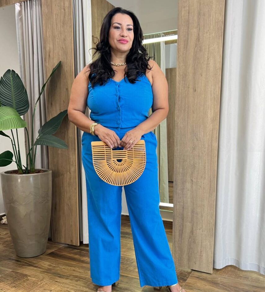 Conjunto Feminino Plus Cropped com Botões e Calça Azul - Fernanda Ramos Store