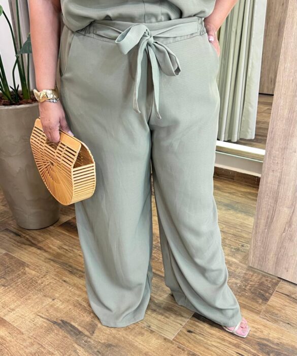 Conjunto Feminino Plus Cropped e Calça com Amarração Verde Oliva - Fernanda Ramos Store