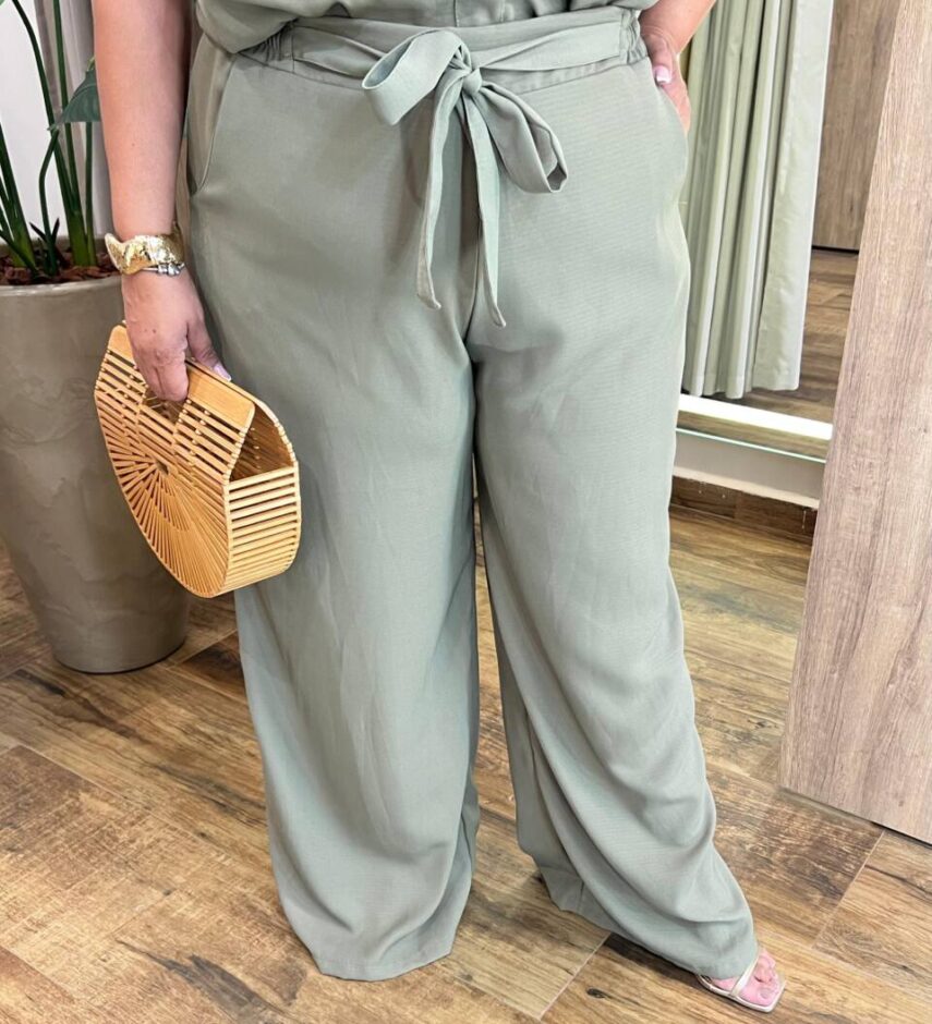 Conjunto Feminino Plus Cropped e Calça com Amarração Verde Oliva - Fernanda Ramos Store