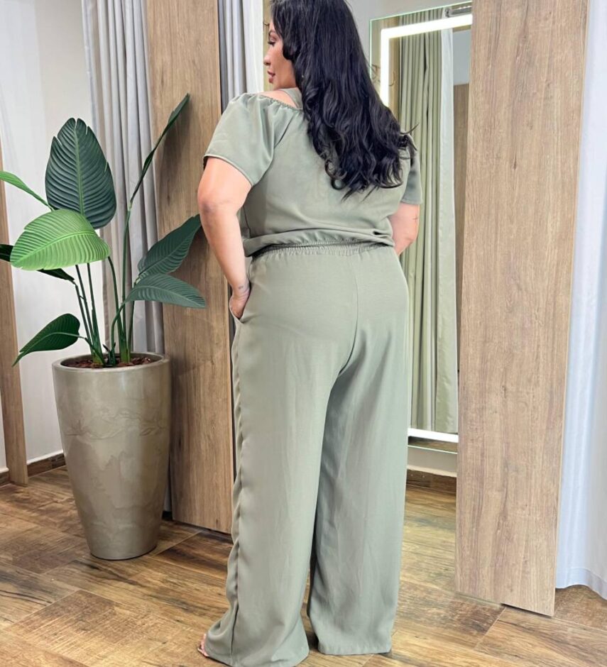 Conjunto Feminino Plus Cropped e Calça com Amarração Verde Oliva - Fernanda Ramos Store