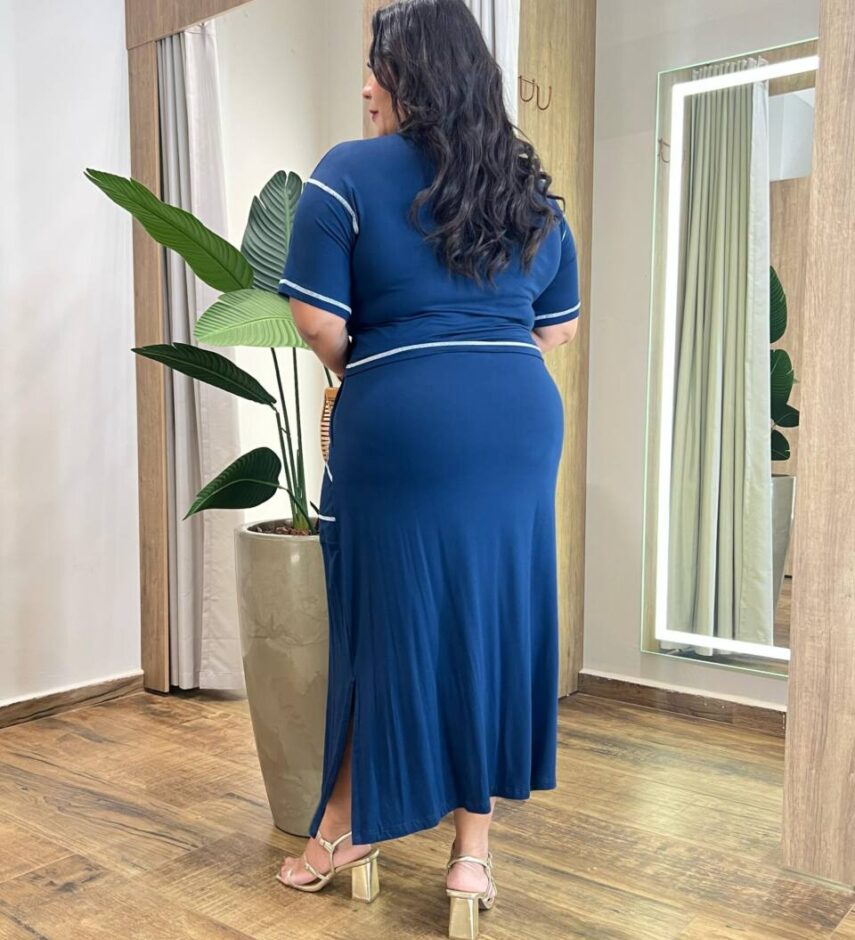 Conjunto Feminino Plus Isis Blusa Manga Curta e Saia Longa Midi Azul - Fernanda Ramos Store