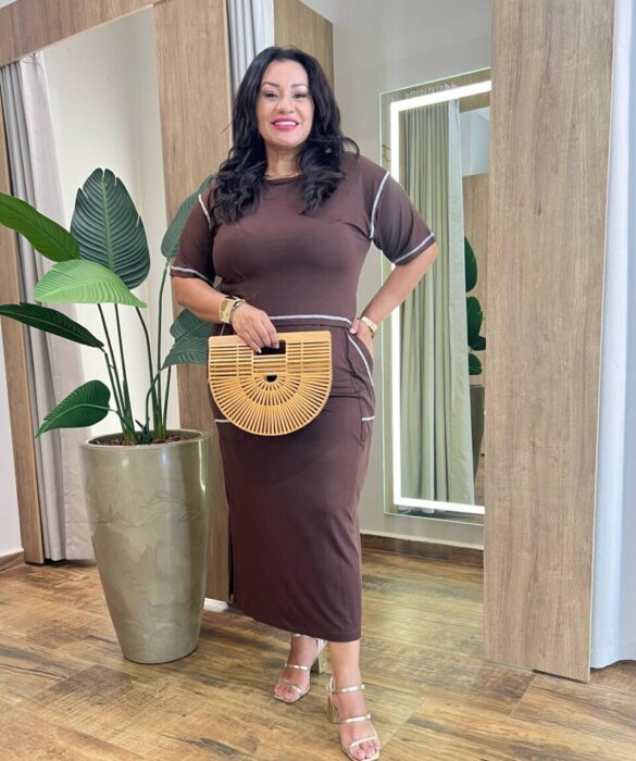 Conjunto Feminino Plus Isis Blusa Manga Curta e Saia Longa Midi Marrom - Fernanda Ramos Store