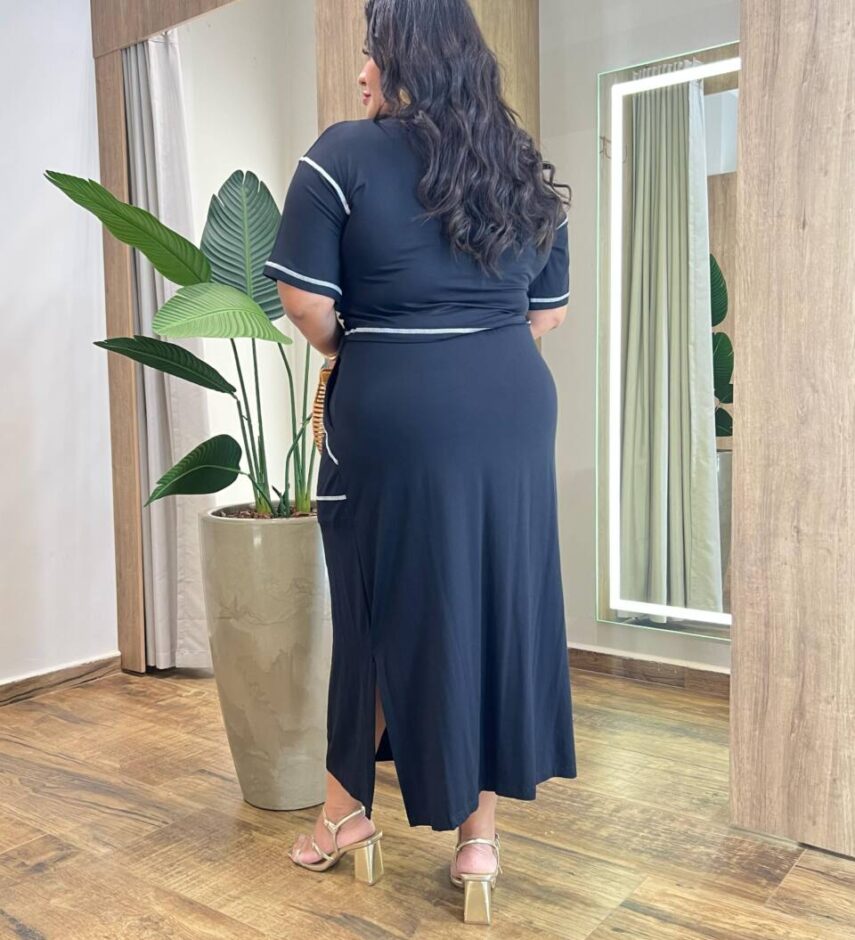 Conjunto Feminino Plus Isis Blusa Manga Curta e Saia Longa Midi Preto - Fernanda Ramos Store