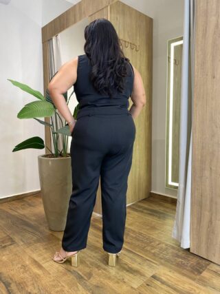 Conjunto Feminino Plus Jade Colete com Recorte e Calça Preta - Fernanda Ramos Store