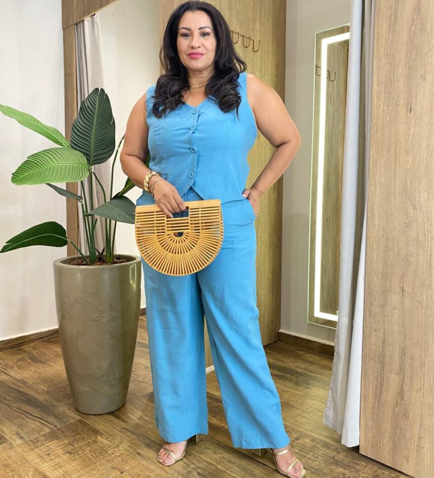 Conjunto Feminino Plus Luiza Colete e Calça Azul Celeste - Fernanda Ramos Store