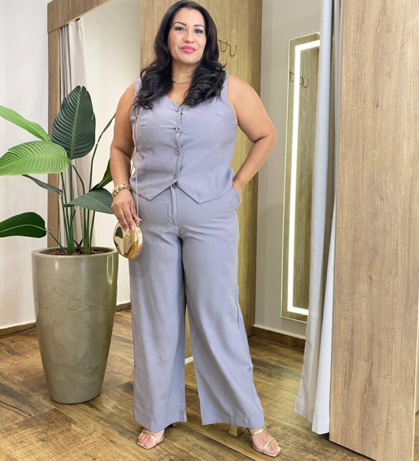 Conjunto Feminino Plus Luiza Colete e Calça Cinza - Fernanda Ramos Store
