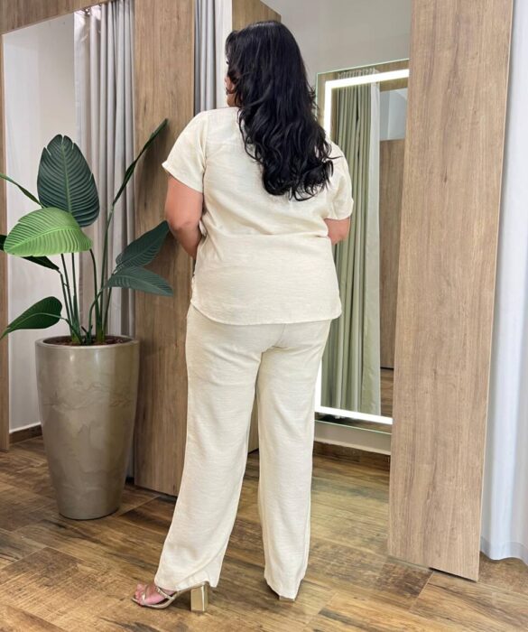 Conjunto Maia Feminino Viscolinho Plus Blusa e Calça Bege - Fernanda Ramos Store