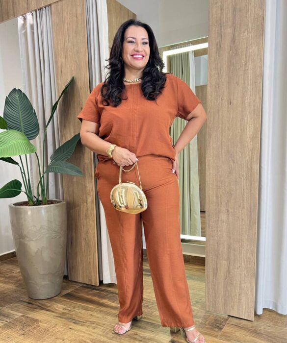 Conjunto Maia Feminino Viscolinho Plus Blusa e Calça Caramelo - Fernanda Ramos Store