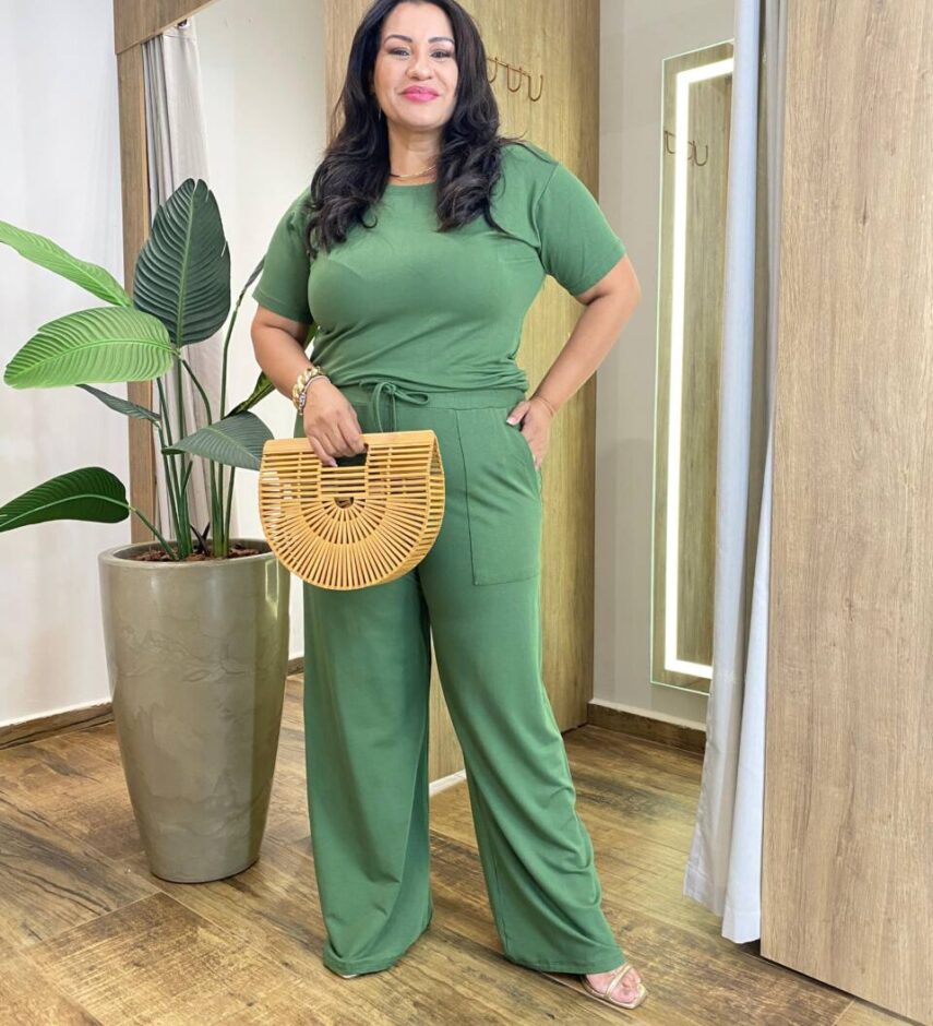 Conjunto Moletinho Plus Blusa Manga Curta e Calça Verde Musgo - Fernanda Ramos Store