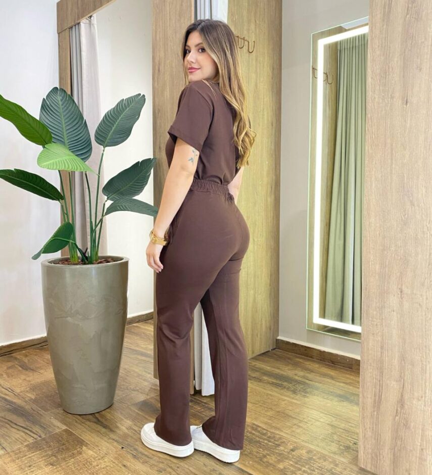 Conjunto Moletinho Vania Blusa Manga Curta e Calça Marrom - Fernanda Ramos Store