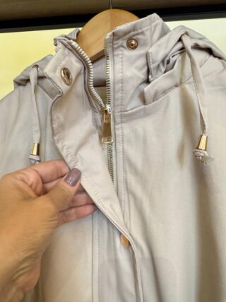 Parka Feminina Manga Longa Brenda Peluciada e Detalhes Bege - Fernanda Ramos Store