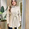 Parka Feminina Manga Longa Brenda Peluciada e Detalhes Bege - Fernanda Ramos Store