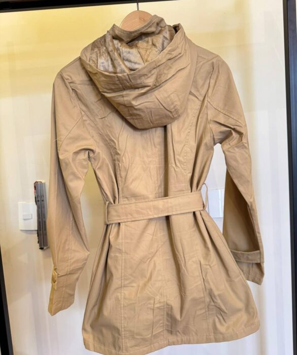 Parka Feminina Manga Longa Brenda Peluciada e Detalhes Caqui - Fernanda Ramos Store