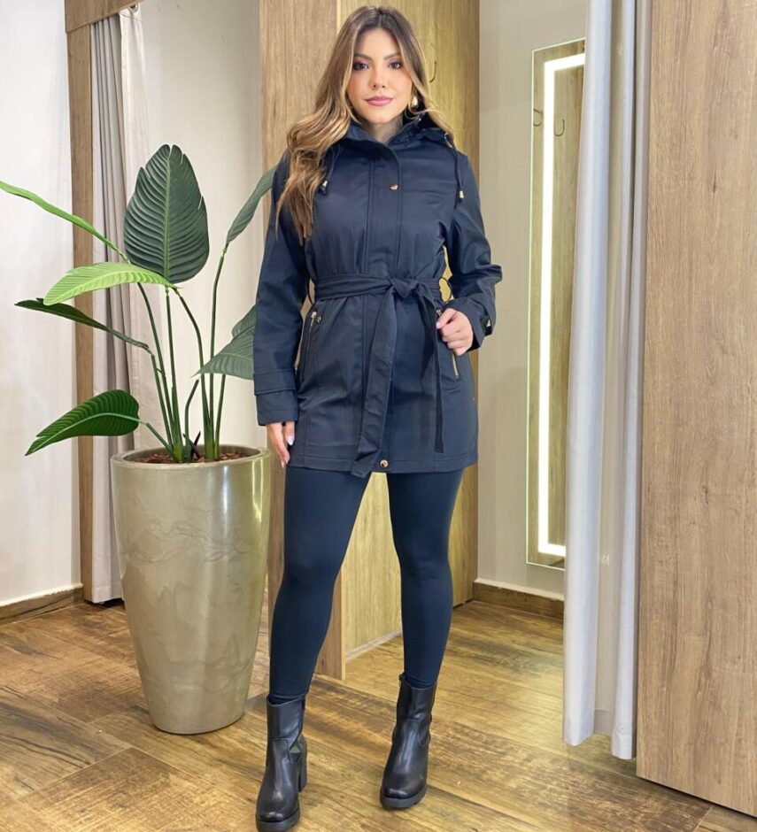 Parka Feminina Manga Longa Brenda Peluciada e Detalhes Preta - Fernanda Ramos Store