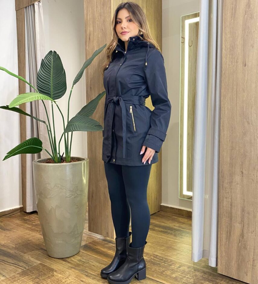 Parka Feminina Manga Longa Brenda Peluciada e Detalhes Preta - Fernanda Ramos Store