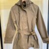 Parka Feminina Manga Longa Brenda Peluciada e Detalhes Verde Musgo - Fernanda Ramos Store