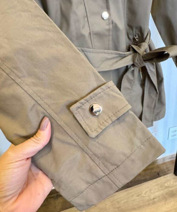 Parka Feminina Manga Longa Brenda Peluciada e Detalhes Verde Musgo - Fernanda Ramos Store