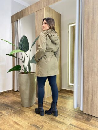 Parka Feminina Manga Longa Brenda Peluciada e Detalhes Verde Musgo - Fernanda Ramos Store