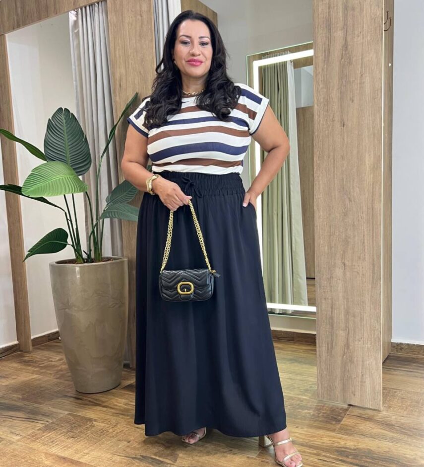 Saia Longa Feminina Plus com Bolsos e Amarração Preta - Fernanda Ramos Store