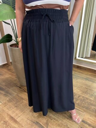 Saia Longa Feminina Plus com Bolsos e Amarração Preta - Fernanda Ramos Store