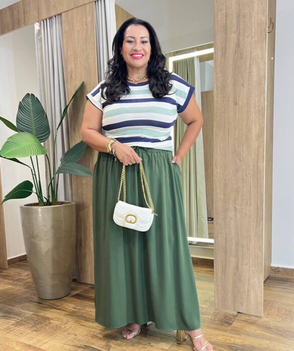 Saia Longa Feminina Plus com Bolsos e Amarração Verde Militar - Fernanda Ramos Store