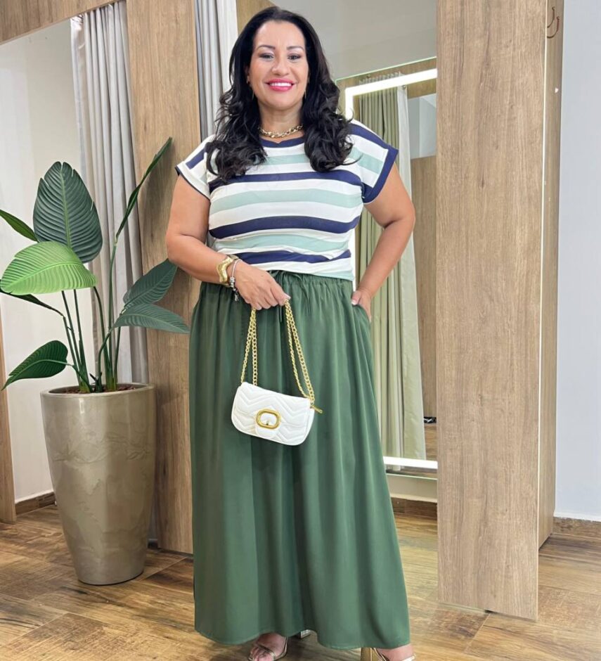 Saia Longa Feminina Plus com Bolsos e Amarração Verde Militar - Fernanda Ramos Store