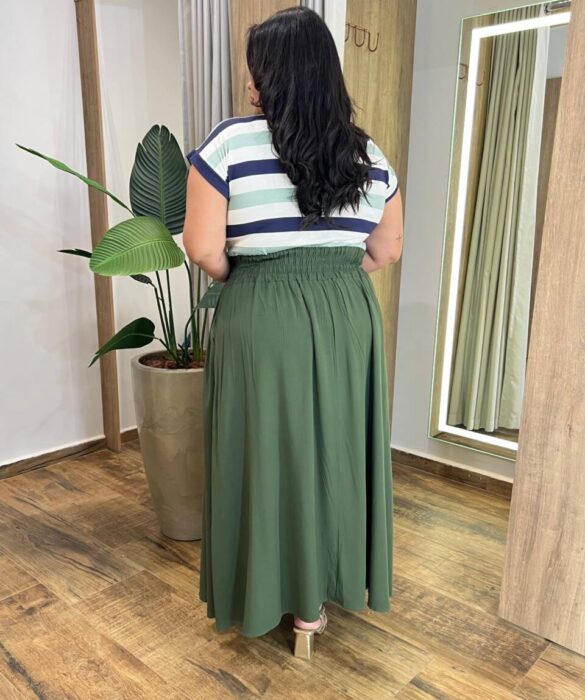 Saia Longa Feminina Plus com Bolsos e Amarração Verde Militar - Fernanda Ramos Store