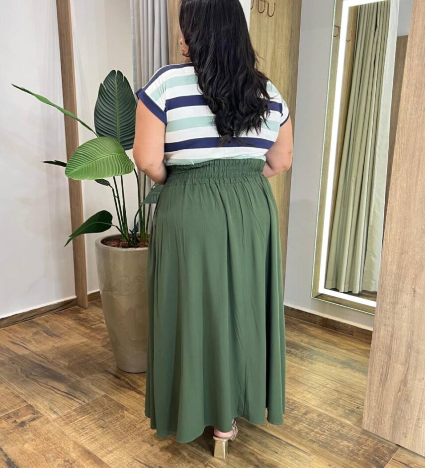 Saia Longa Feminina Plus com Bolsos e Amarração Verde Militar - Fernanda Ramos Store