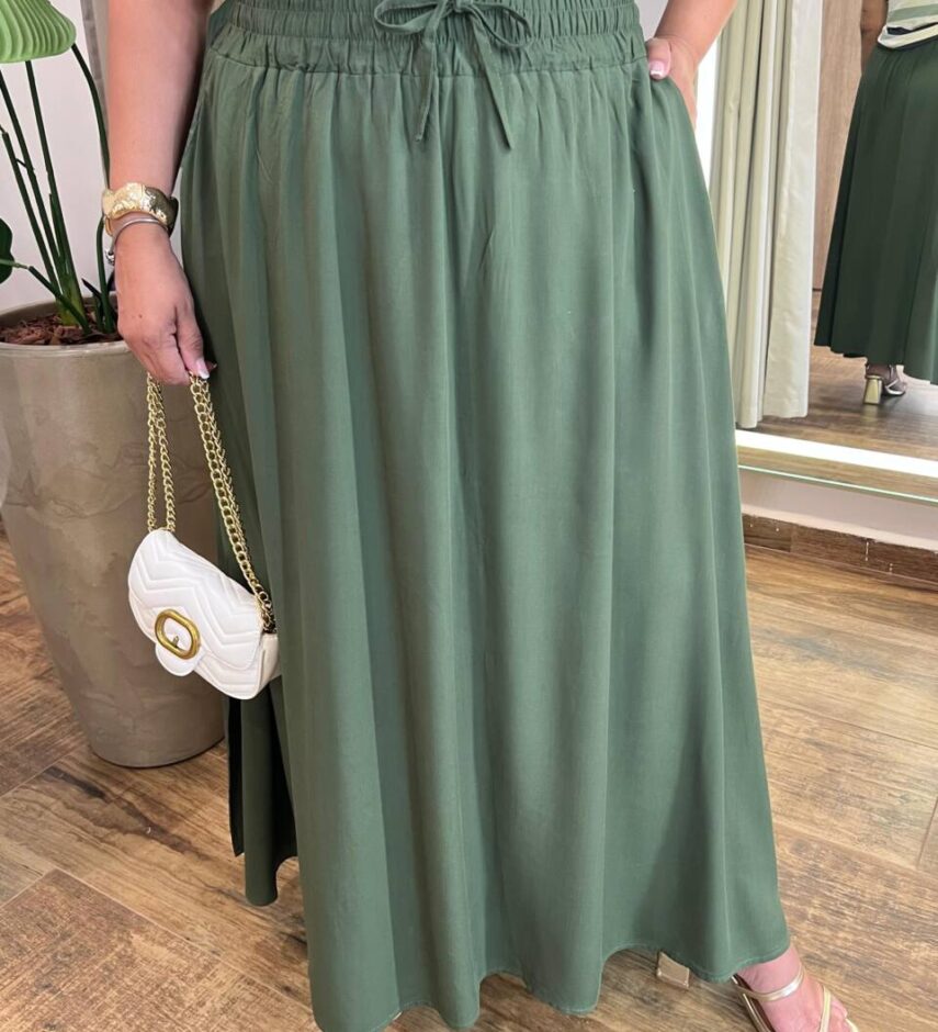 Saia Longa Feminina Plus com Bolsos e Amarração Verde Militar - Fernanda Ramos Store