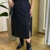 Saia Midi Feminina Plus com Botões e Fenda Preta - Fernanda Ramos Store