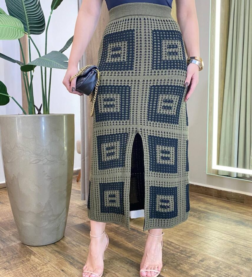 Saia Midi Tricot Modal com Fenda Frontal Estampada Verde - Fernanda Ramos Store