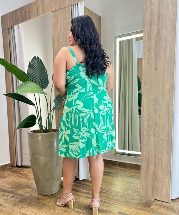 Vestido Feminino Curto com Bojo Plus Detalhe Drapeado Verde - Fernanda Ramos Store