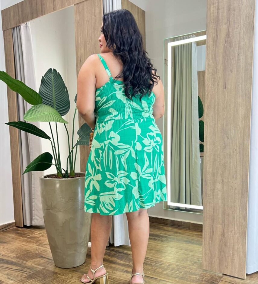 Vestido Feminino Curto com Bojo Plus Detalhe Drapeado Verde - Fernanda Ramos Store