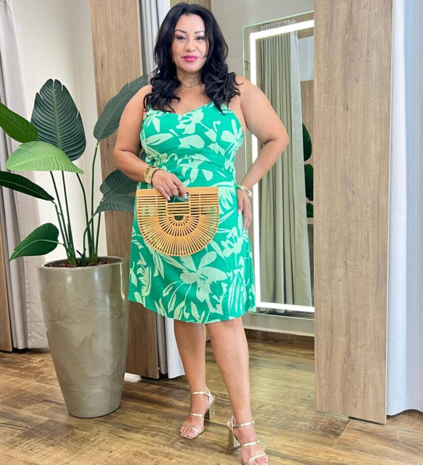 Vestido Feminino Curto com Bojo Plus Detalhe Drapeado Verde - Fernanda Ramos Store