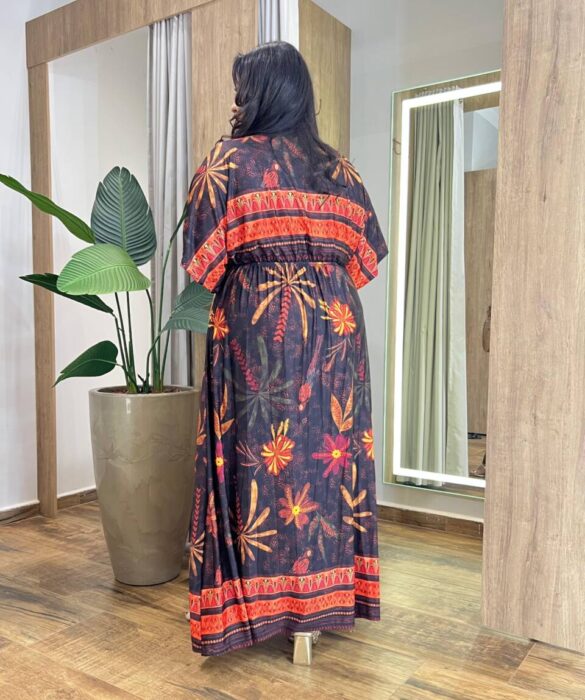 Vestido Longo sem Bojo Plus Manga 3/4 Estampa Flores Preto - Fernanda Ramos Store