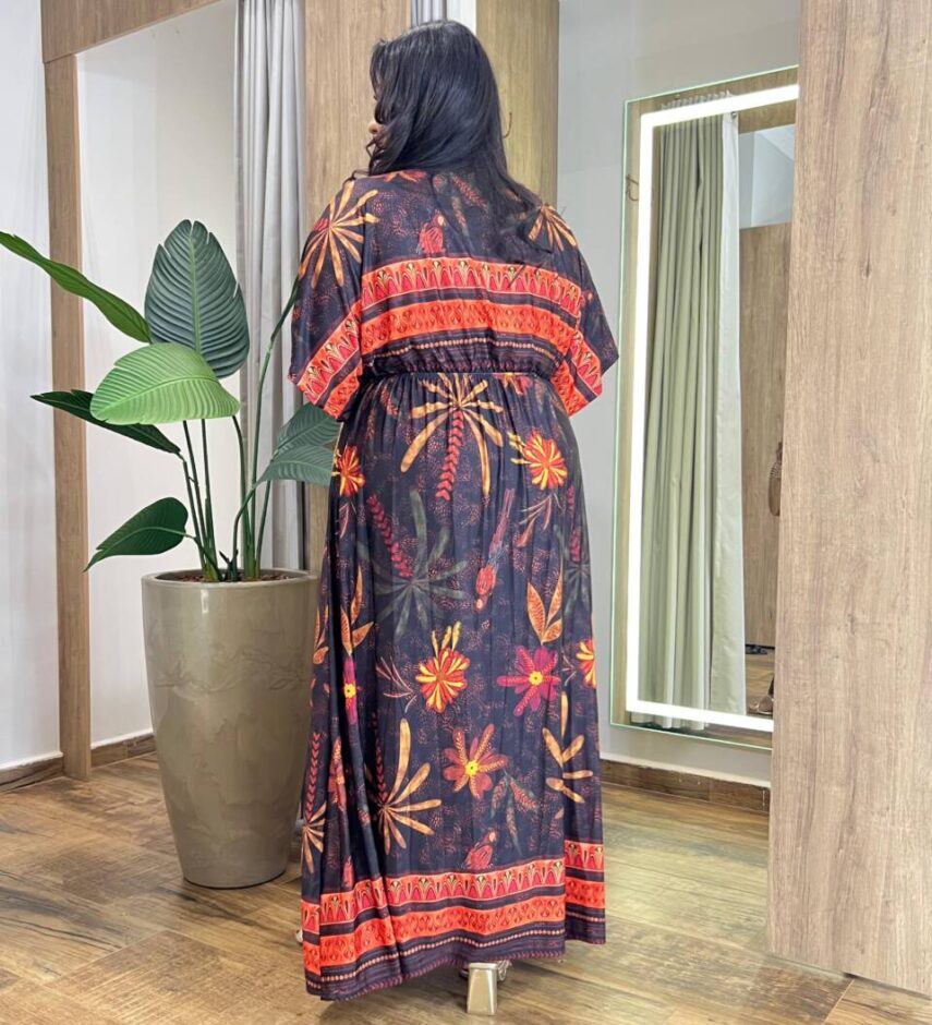 Vestido Longo sem Bojo Plus Manga 3/4 Estampa Flores Preto - Fernanda Ramos Store