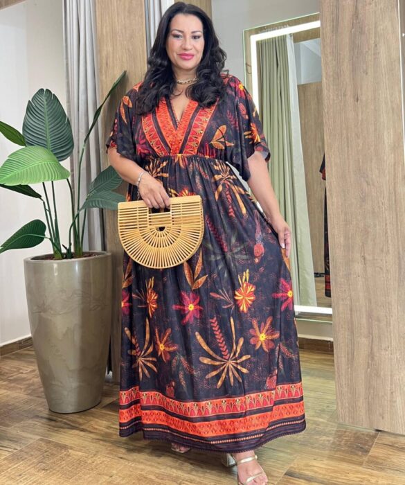 Vestido Longo sem Bojo Plus Manga 3/4 Estampa Flores Preto - Fernanda Ramos Store