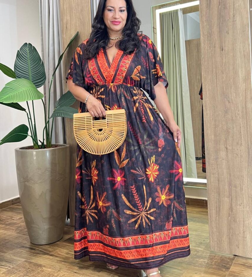 Vestido Longo sem Bojo Plus Manga 3/4 Estampa Flores Preto - Fernanda Ramos Store